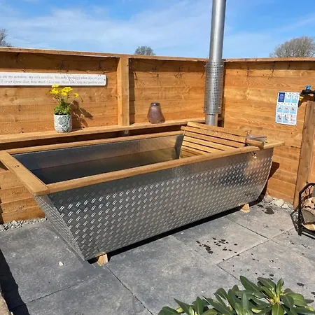Abbey Farm Luxury Glamping Hotel Rhuddlan Exterior photo