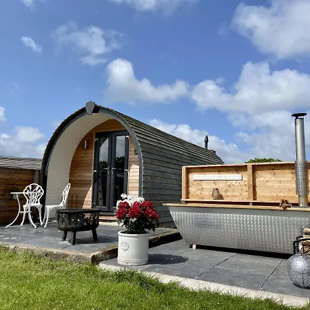 Abbey Farm Luxury Glamping Hotel Rhuddlan Exterior photo