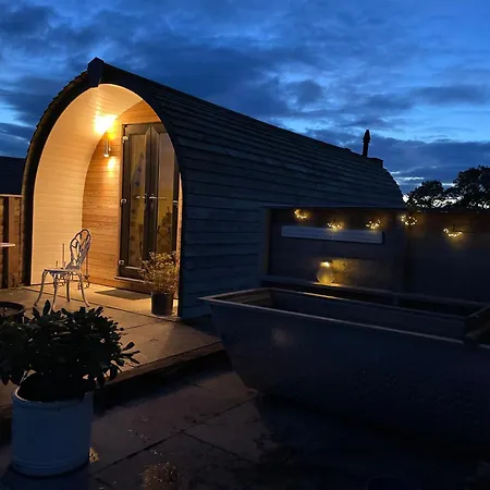 Abbey Farm Luxury Glamping Hotel Rhuddlan Exterior photo
