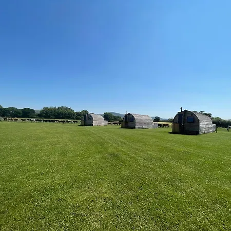 Abbey Farm Luxury Glamping Hotel Rhuddlan Exterior photo