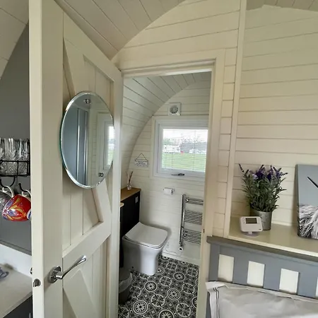 Abbey Farm Luxury Glamping Hotel Rhuddlan Exterior photo