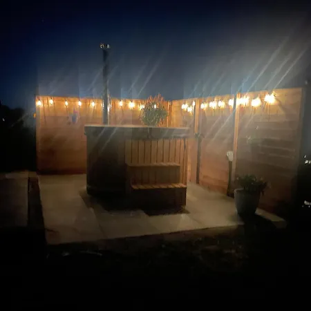 Abbey Farm Luxury Glamping Hotel Rhuddlan Exterior photo